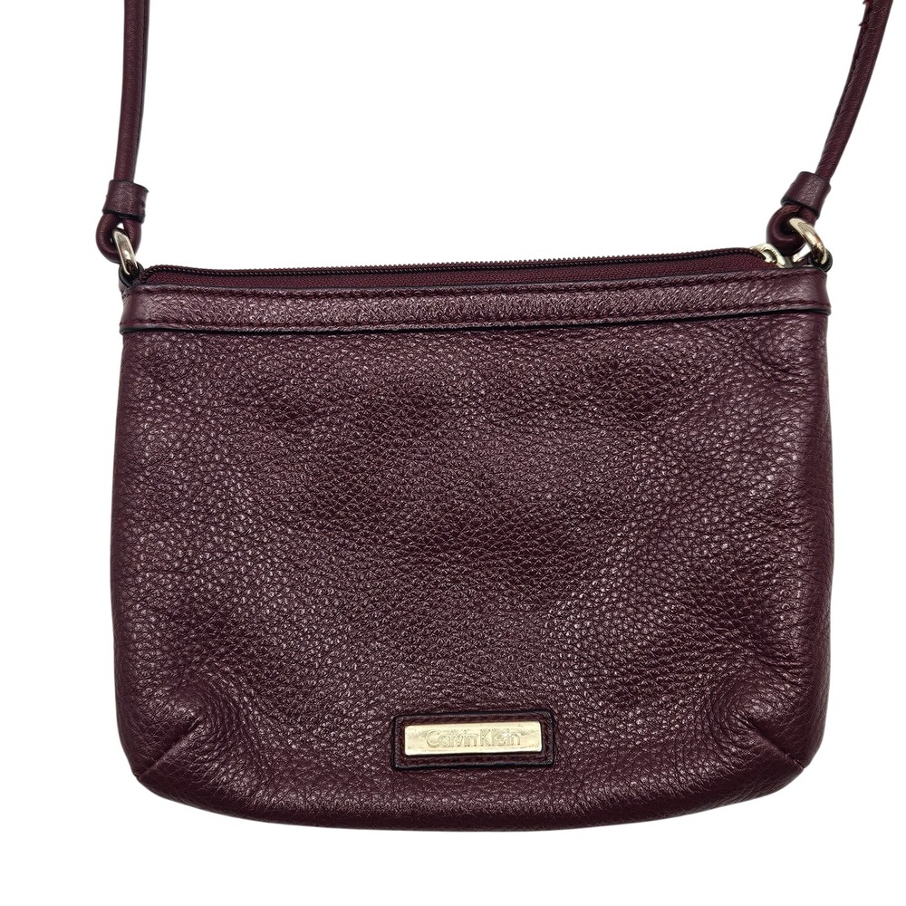 Calvin Klein Burgundy Pebbled Leather Crossbody Bag H3DEA1KF Wine Gold Tone‎